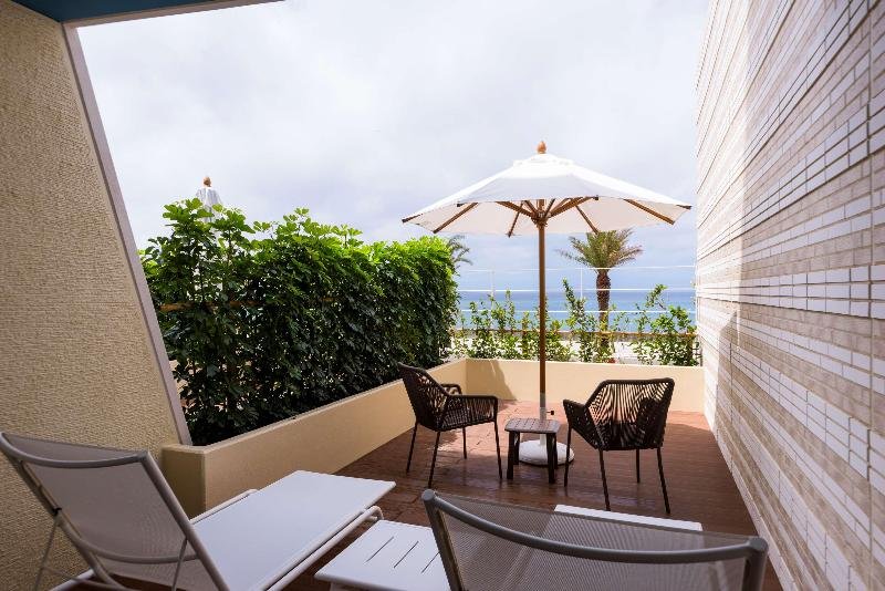 Фото DoubleTree by Hilton Okinawa Chatan Resort