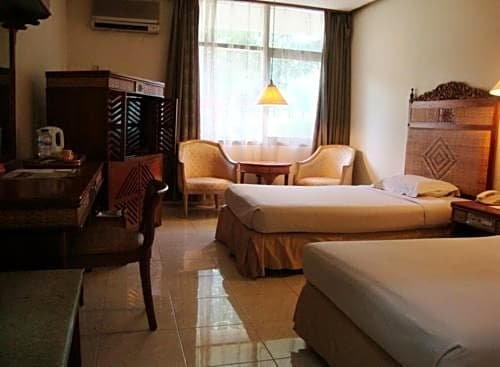 Фото Kusuma Sahid Prince Hotel