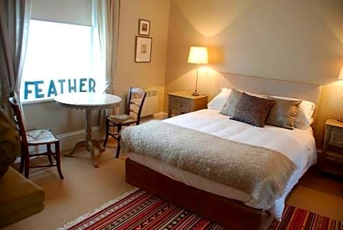 Фото Red Feather Inn