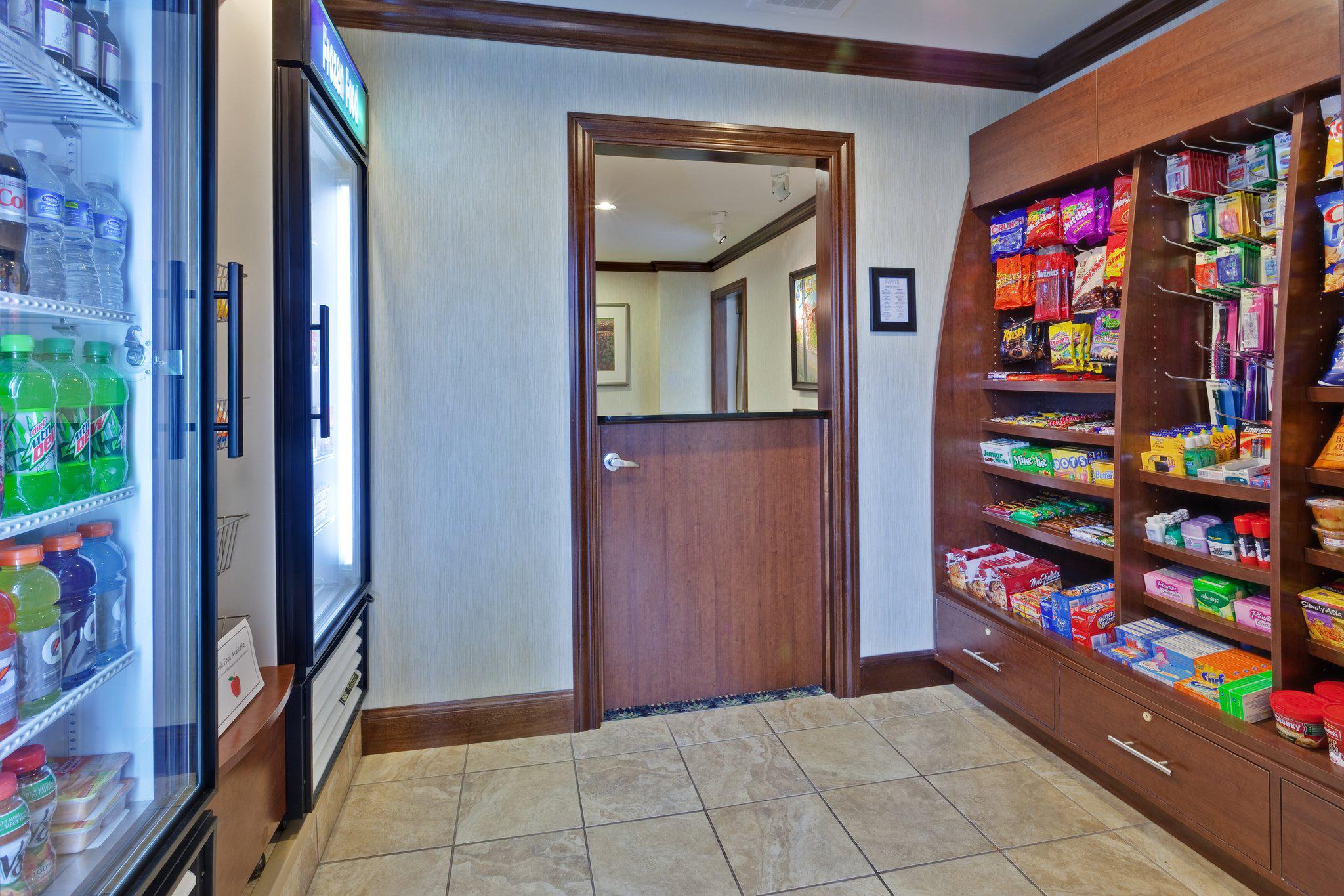 Фото Staybridge Suites Indianapolis-Carmel