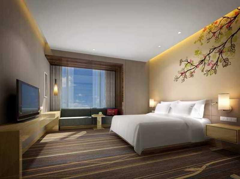 Фото Hilton Garden Inn Shenzhen Bao'an