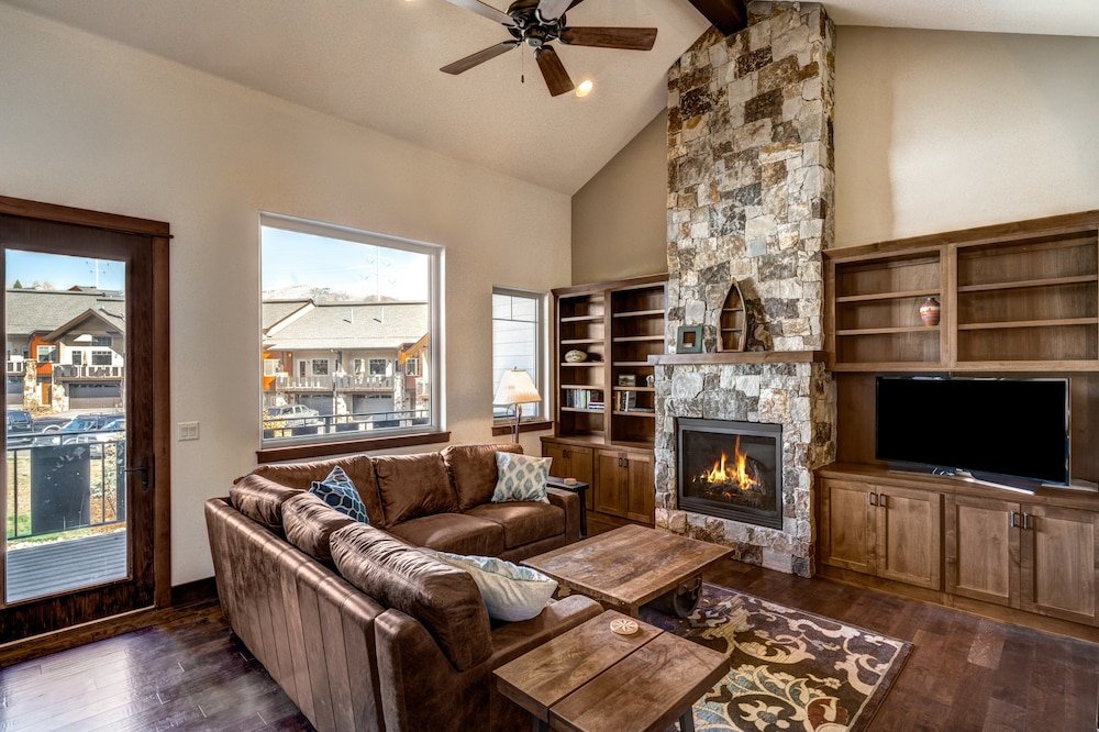 Фото Steamboat Springs Skiers Townhouse by RedAwning