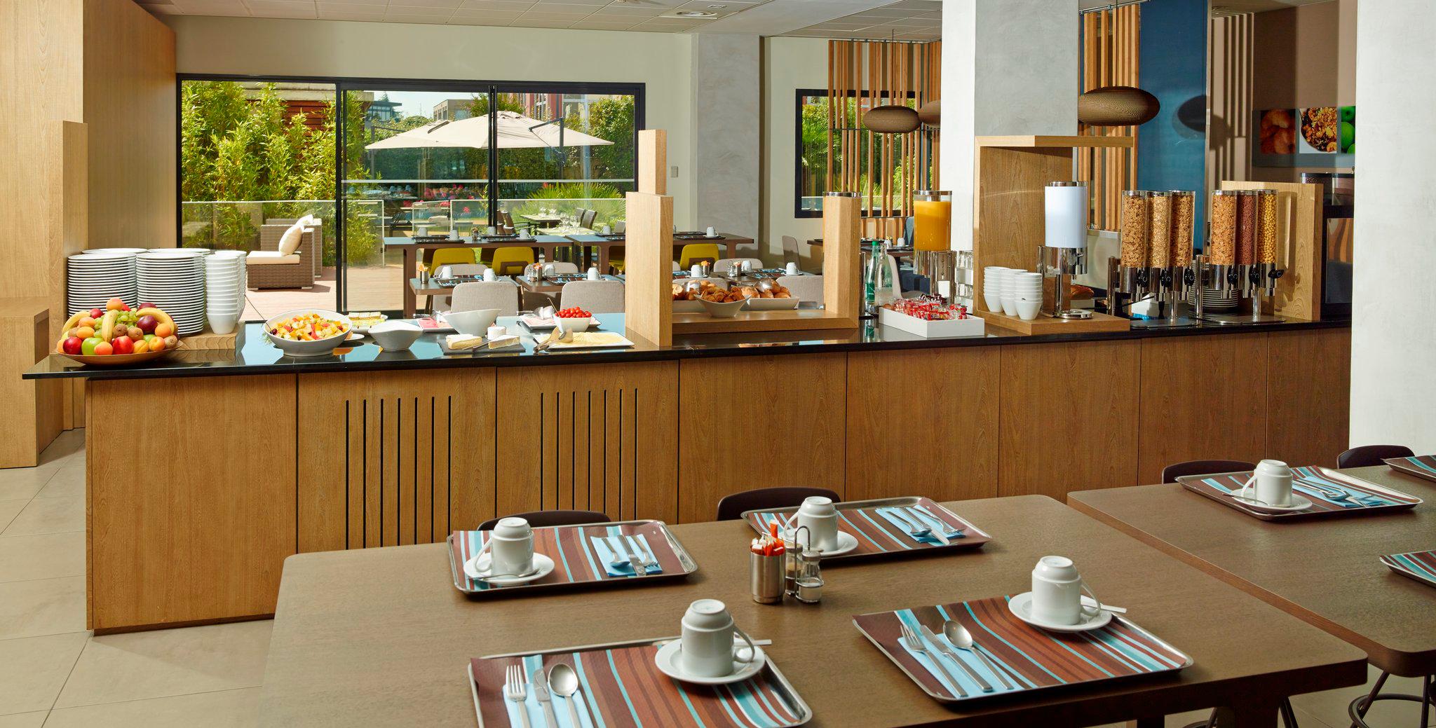 Фото Holiday Inn Express Toulouse Airport