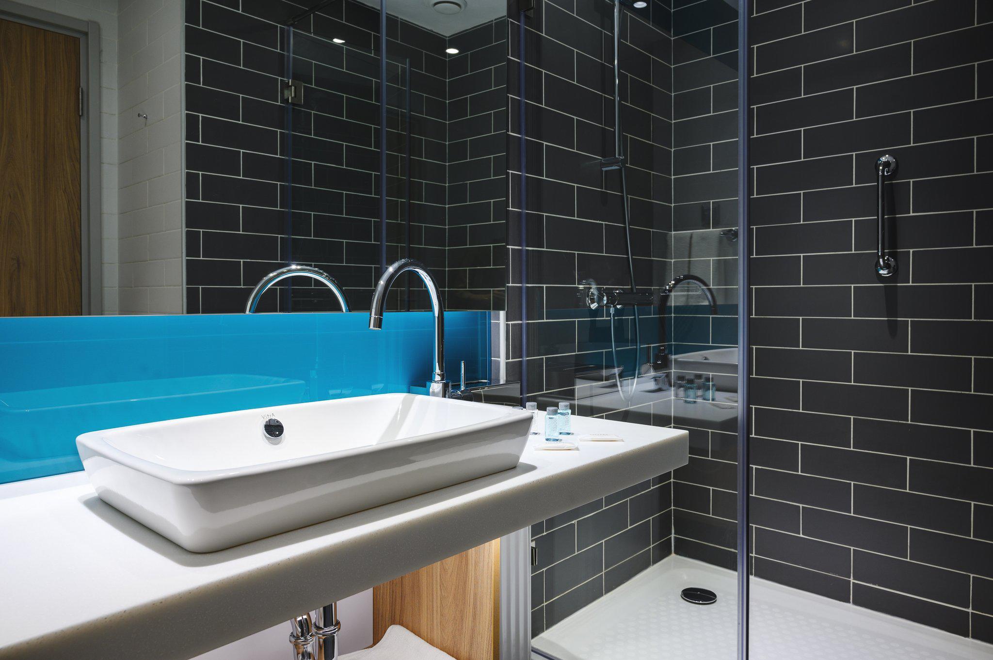 Фото Holiday Inn Express Almaty