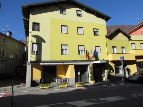 Фото отеля 1