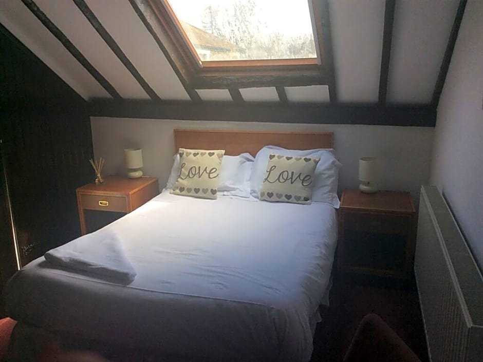 Фото Coach House Hotel