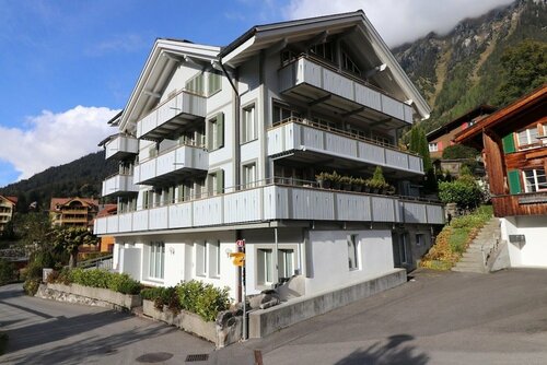 Гостиница Hirschen Residence 2 в Лаутербруннене