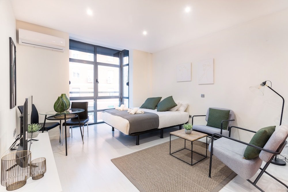 Фото Limehome Madrid Calle de la Paloma