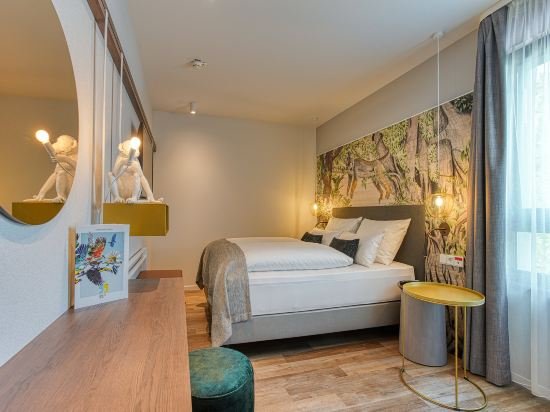 Фото Premier Inn Heidelberg City Bahnstadt Hotel