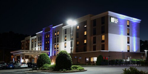 Гостиница Holiday Inn Express & Suites Newport News, an Ihg Hotel в Ньюпорт Ньюс