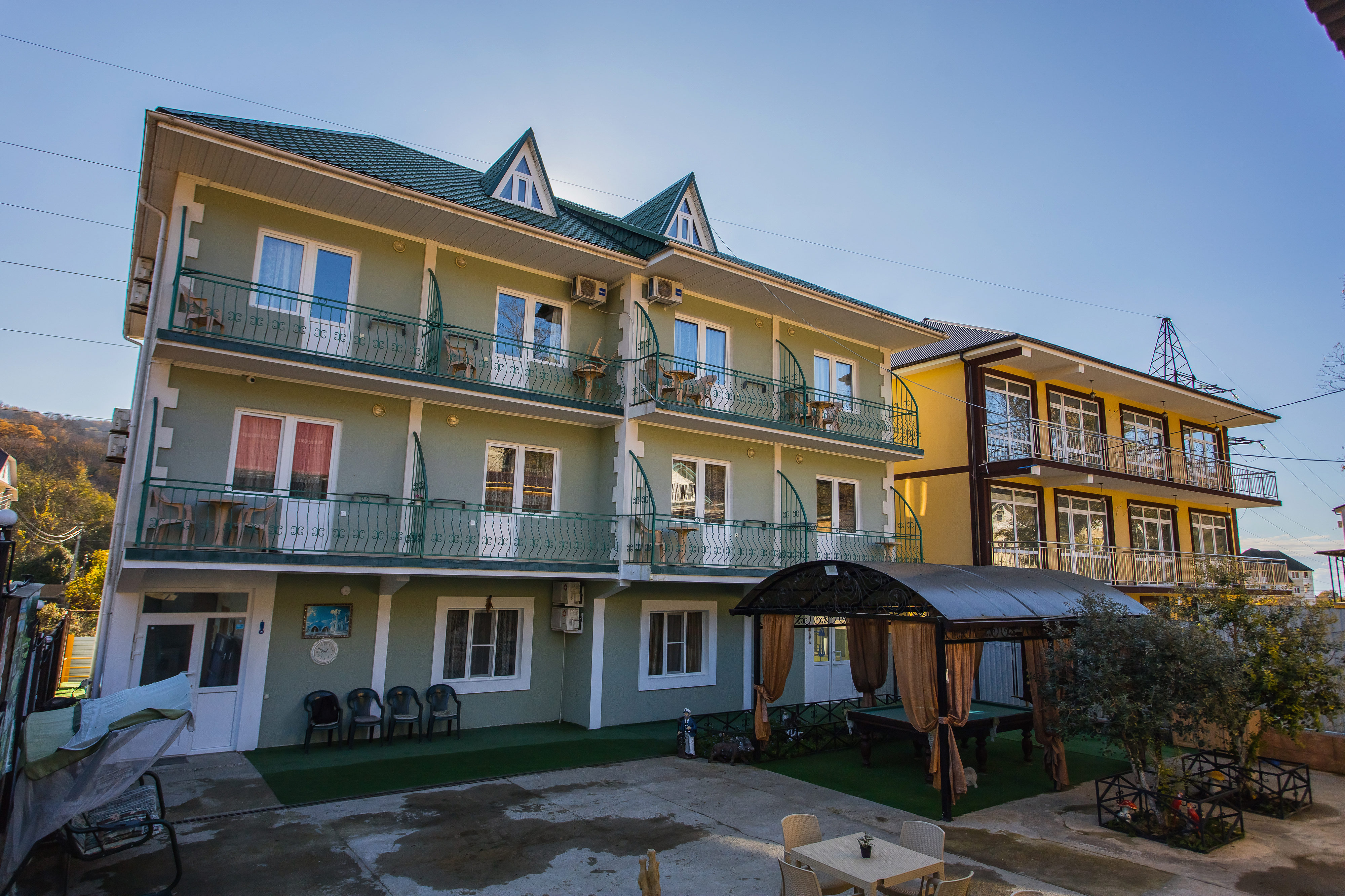 Фото отеля 1