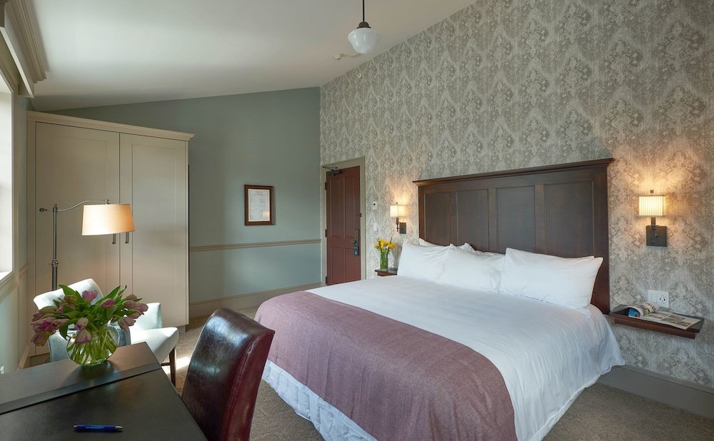 Фото The Groton Inn