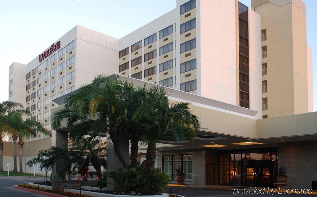 Фото DoubleTree by Hilton Los Angeles - Norwalk