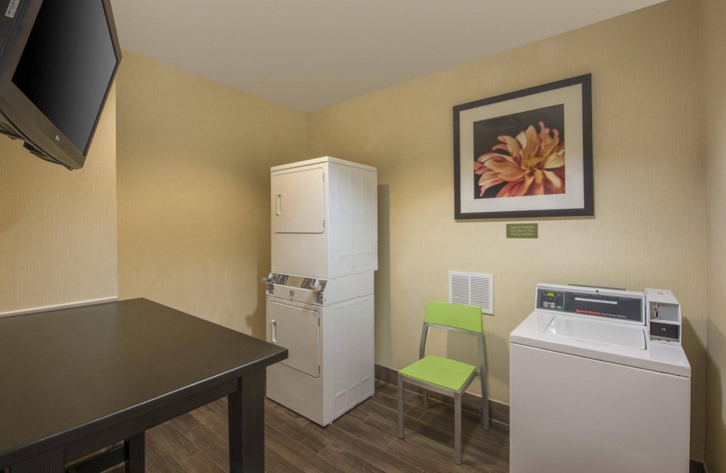 Фото Hilton Garden Inn Denver South Park Meadows Area