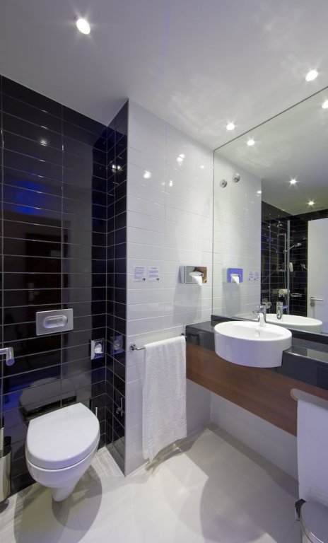 Фото Holiday Inn Express Lisboa Av. Liberdade