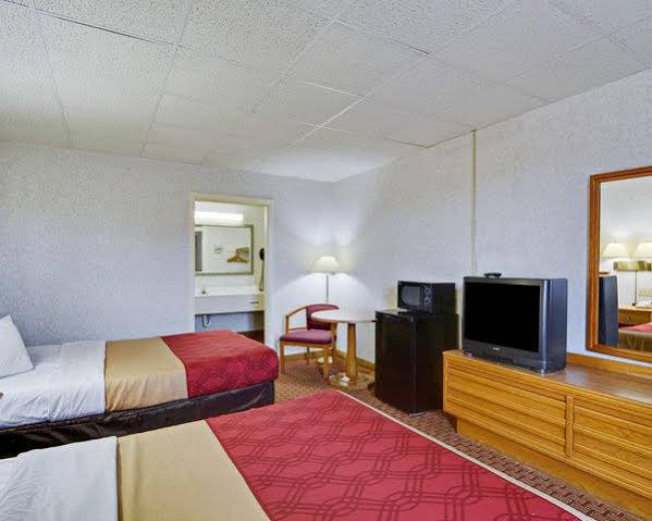 Фото Econo Lodge Wytheville I-77 & I-81