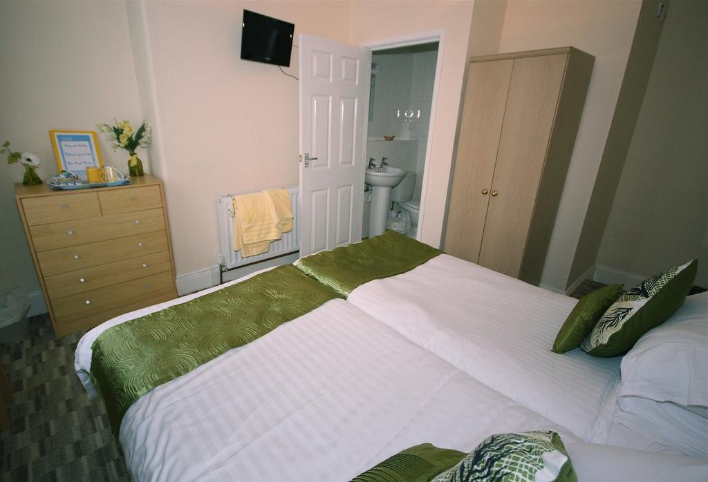 Фото The Firs Guest House