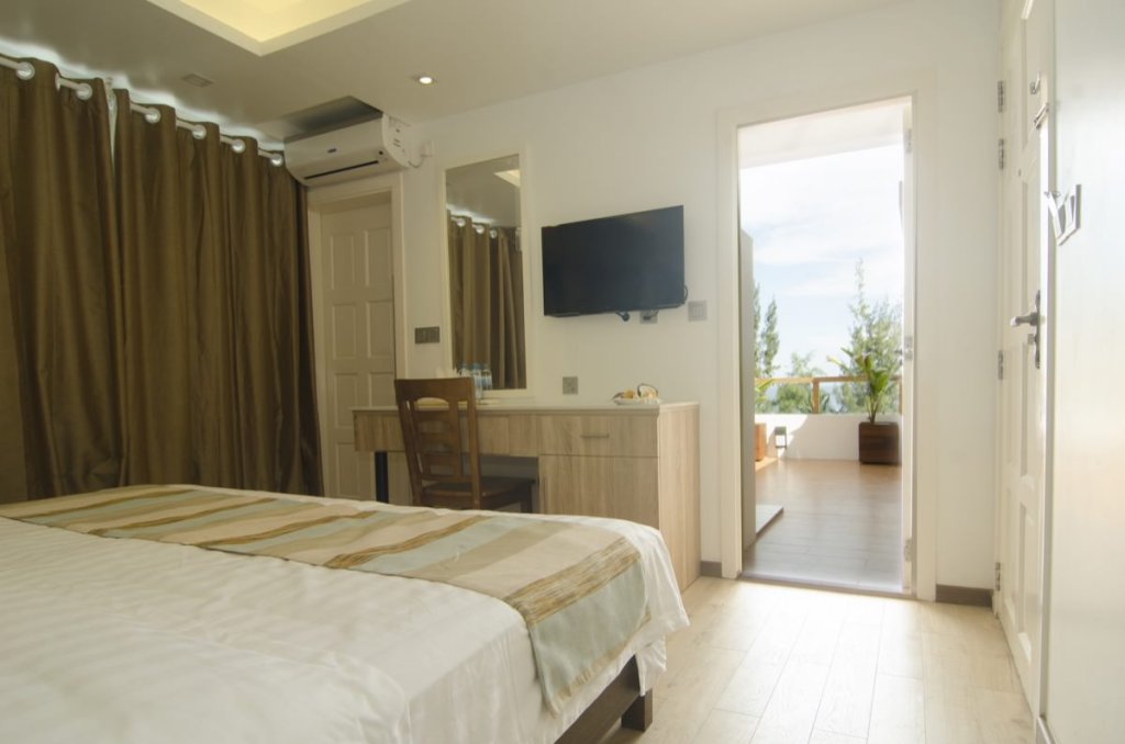 Фото Coconut Tree Hulhuvilla Beach