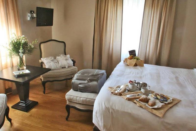 Фото Ambasciatori Place Hotel