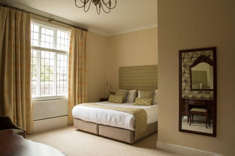 Фото Best Western Plough & Harrow Hotel