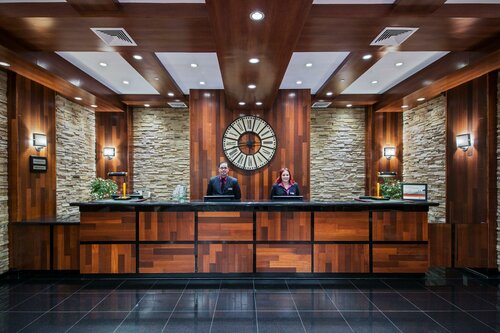 Гостиница Crowne Plaza Newark Airport, an Ihg Hotel в Элизабет