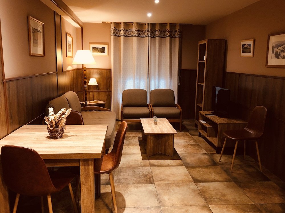 Фото Apartaments La Neu