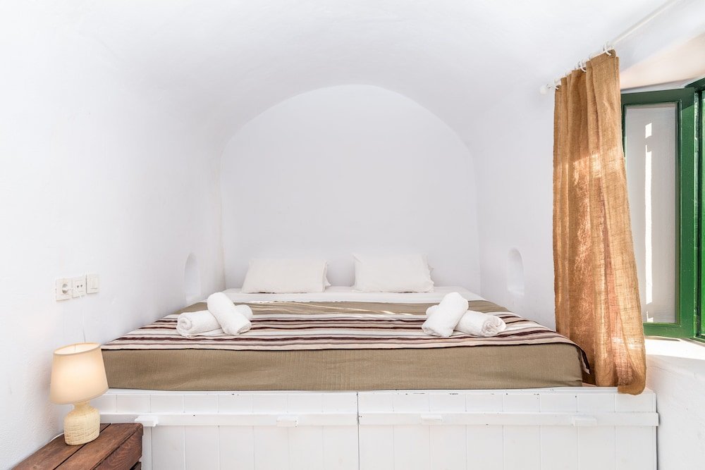 Фото Atlantis Boutique City Hotel