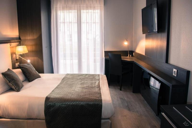 Фото Séjours & Affaires Aix-en-Provence Mirabeau