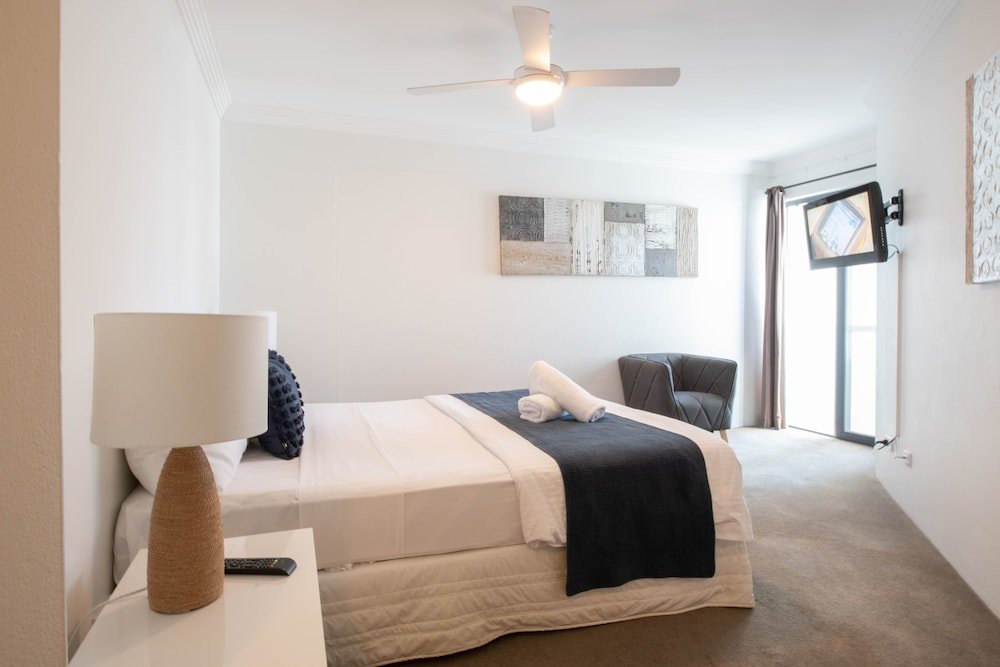 Фото Manly Surfside Holiday Apartments