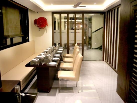 Фото Hotel Lavanya Palace