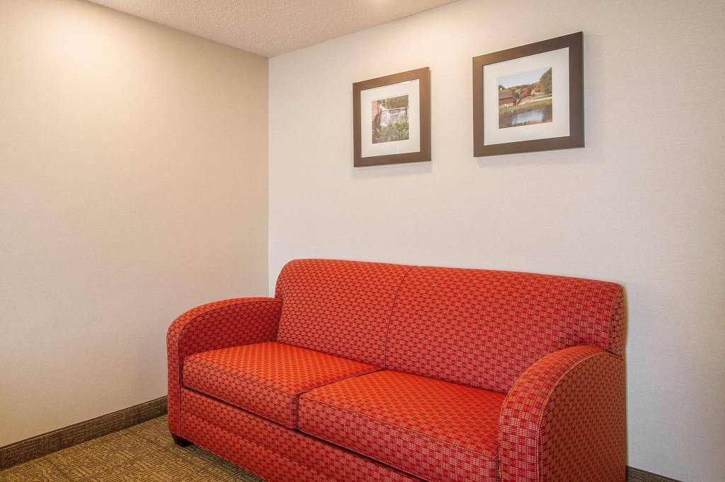 Фото Comfort Inn Madison - Downtown