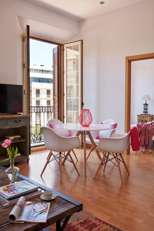 Фото Lodgingmalaga Plaza de la Constitución