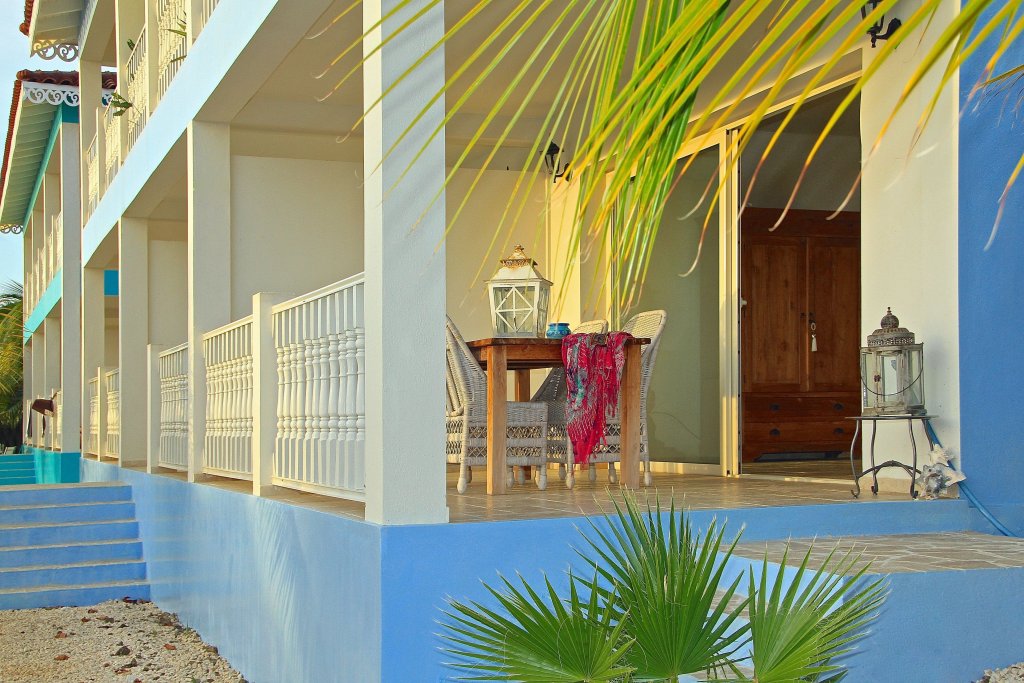 Фото Ocean Breeze Boutique Hotel & Marina