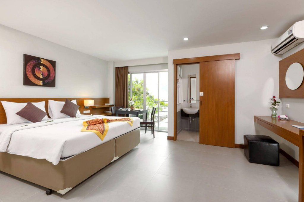 Фото Patong Bay Residence