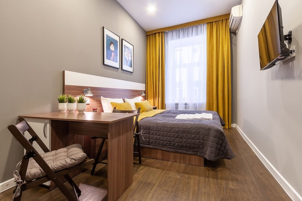 Фото Демократ Невский 130