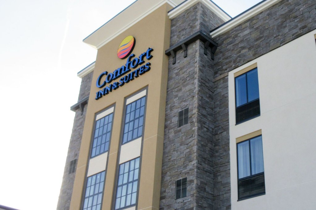 Фото Comfort Inn & Suites Salt Lake City Airport