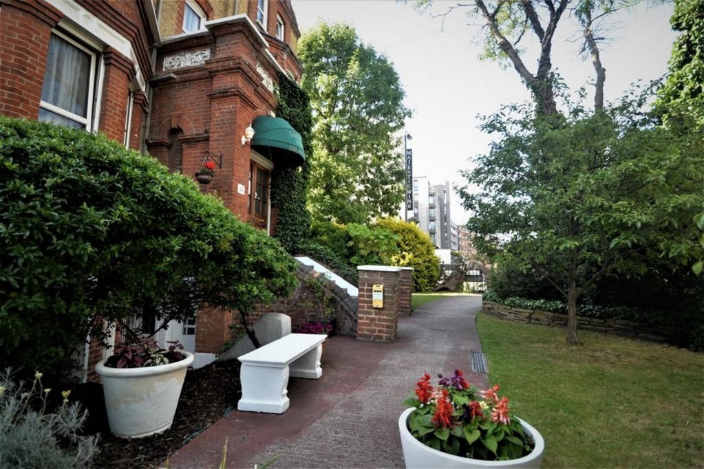 Фото Gateway Hotel