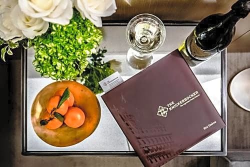 Фото The Knickerbocker