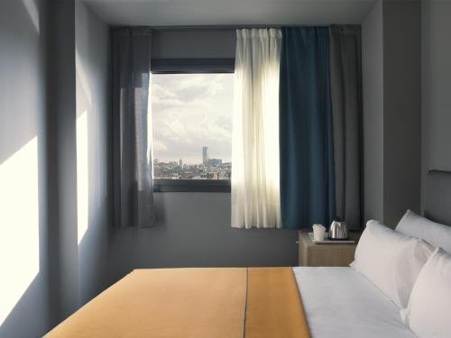 Фото Yurbban Trafalgar Hotel