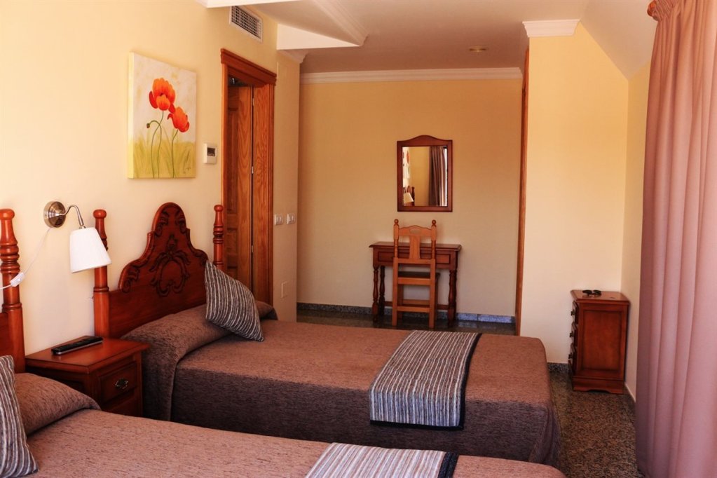 Фото Hotel Reyesol