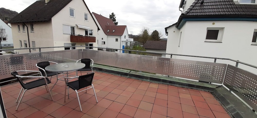 Фото Fewo Reutlingen Heinestrasse Dg