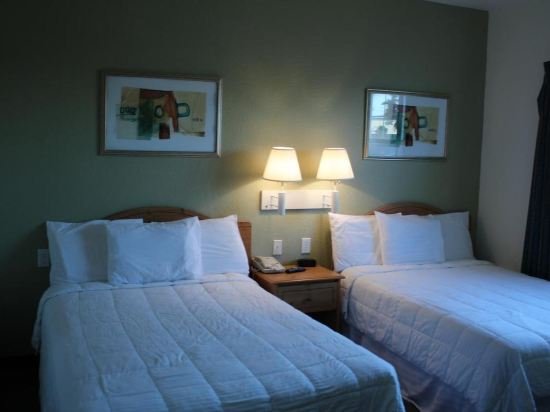 Фото Americas Best Value Inn & Suites Winnie