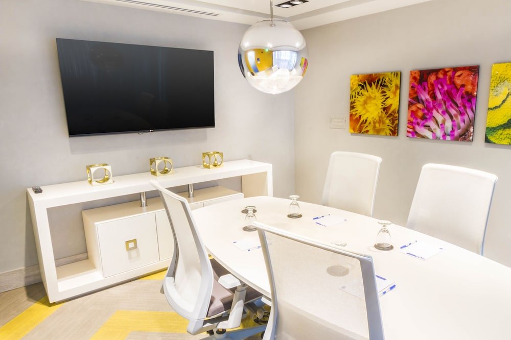 Фото Tryp by Wyndham Isla Verde