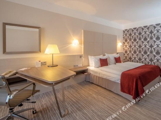Фото DoubleTree by Hilton Hannover Schweizerhof