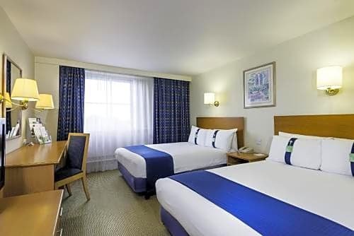 Фото Holiday Inn Basildon