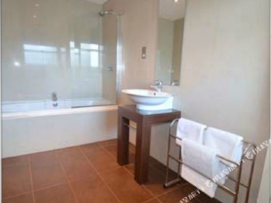 Фото Grey Street Hotel