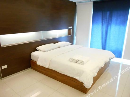 Фото Bourbon St Boutique Hotel