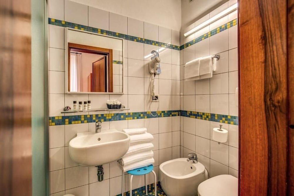 Фото Hotel Nuova Italia