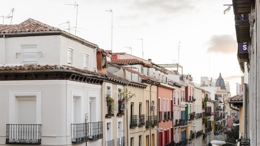 Фото Aspasios Gran Vía Apartments