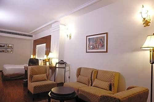 Фото Ramada Plaza by Wyndham Chandigarh Zirakpur